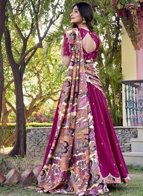 Raani  pink Charm in Vichitra Silk Sequins Embroidery with Kalamkari Border 4