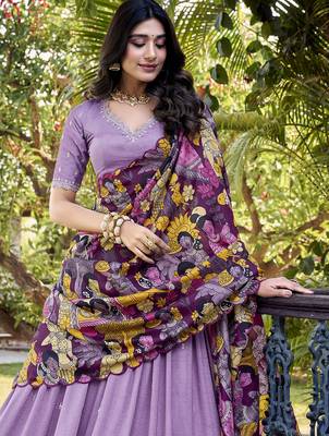 Lavender Charm in Vichitra Silk Sequins Embroidery with Kalamkari Border 3