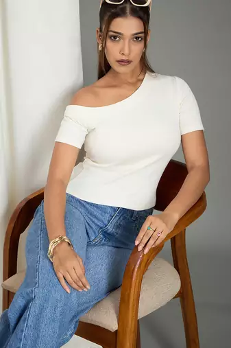 white cotton top with ribbed one shoulder style