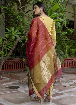 Cotton blend mustard yellow casual wear foil print work kurta set 4