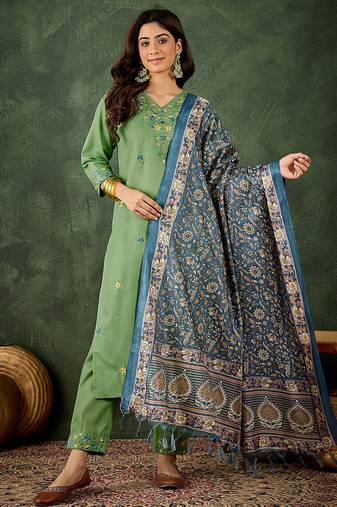 Cotton blend pista casual wear embroidery work kurta set