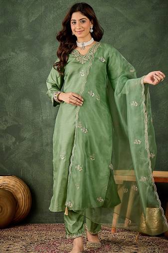 Silk blend pista casual wear embroidery work kurta set