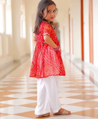 Kid's Red Bandhani Kurta Set with Cotton Pants 2