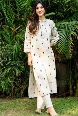 White emboridered cotton straight kurta set 2