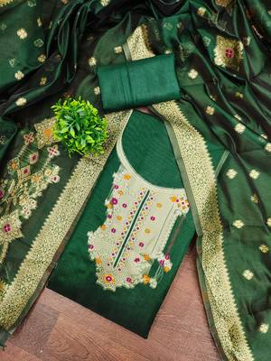 Women green organja jacquard dress material with dupatta 4