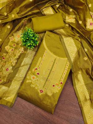 Women mehandi organja jacquard dress material with dupatta 4