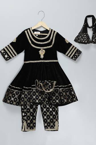 Black embroidered velvet kurta set