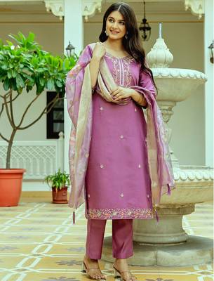 Lavender viscose chanderi silk thread embroidered with beads work with printed dupatta kurta pant set 2