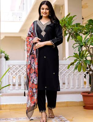 Black viscose chanderi thread embroidered with beads work with printed dupatta kurta pant set 1