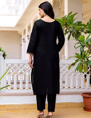Black viscose chanderi thread embroidered with beads work with printed dupatta kurta pant set 3