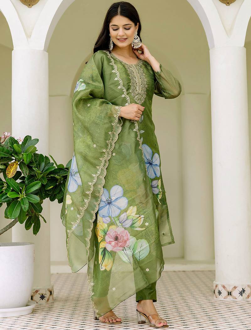 Mehendi shimmer organza print with thread embroidery work kurta pant set