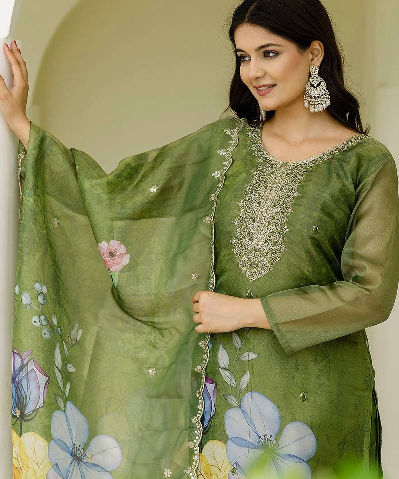 Mehendi shimmer organza print with thread embroidery work kurta pant set