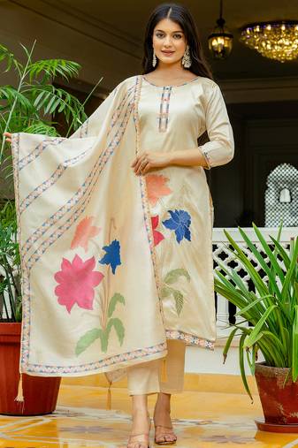 Cream viscose assam silk thread embroidered work with printed dupatta kurta pant set