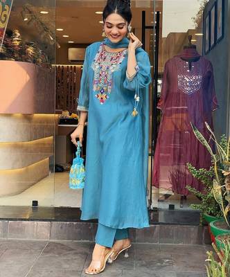 Floral embroidered blue round neck chanderi kurta set with trouser & dupatta 3