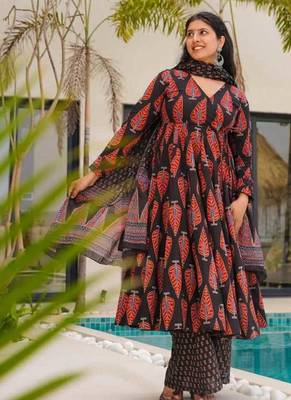 Floral printed black v neck cotton kurta set with trouser & dupatta 1