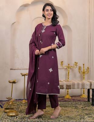 Floral embroidered purple round neck cotton kurta set with trouser & dupatta 2