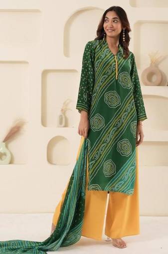 Green bandhani kurta set