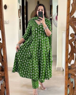 Floral printed green v neck cotton kurta set with trouser 1
