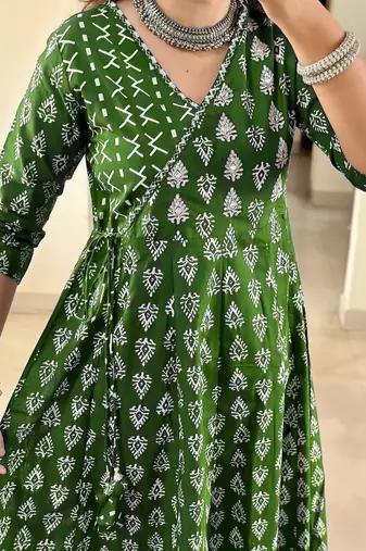 Floral printed green v neck cotton kurta set with trouser