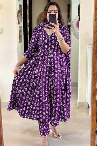 Floral printed purple v neck cotton kurta set with trouser