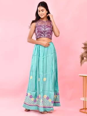 Sequined Embellished Boat Neck Sleeveless Padded Saree Blouse 5