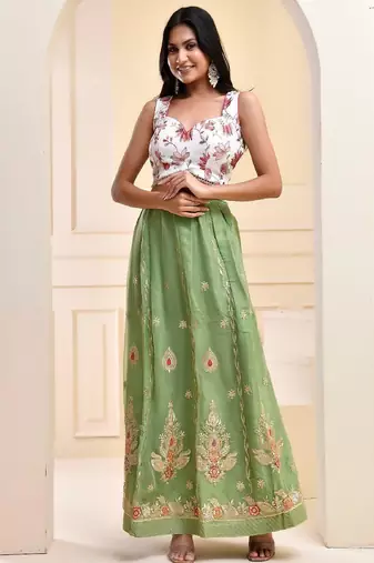 Embroidered Sweetheart Neck Saree Blouse