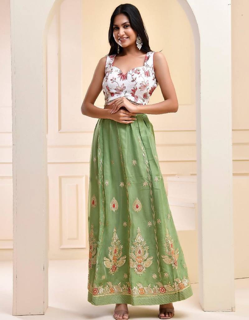 Embroidered Sweetheart Neck Saree Blouse