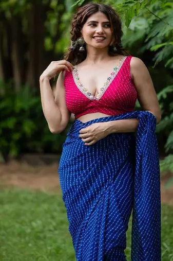 Lehriya Printed with Embroidered Sleeveless Saree Blouse