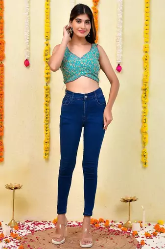 Floral Printed Embroidered Sweet Heart Neck Padded Saree Blouse