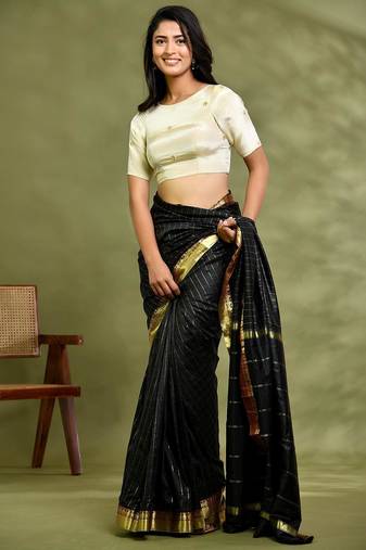 Embellished Round Neck Padded Saree Blouse