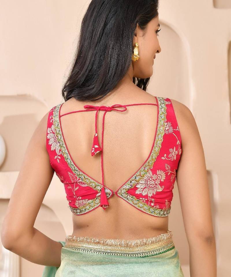 Woven Designed Banarsi V-Neck Padded Saree Blouse