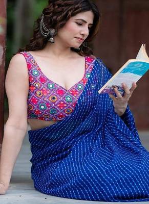 Embroidered Saree Blouse 5