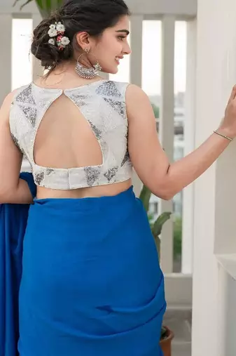 Women Embellished Sweetheart Neck Saree Blouse