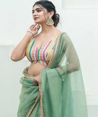 Women Striped V-Neck Padded Saree Blouse 5