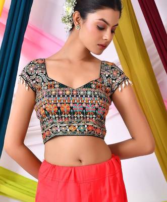 Embroidered Sweeteart Neck Saree Blouse 2