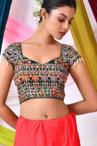 Embroidered Sweeteart Neck Saree Blouse