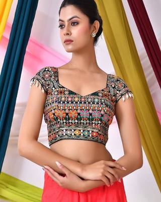 Embroidered Sweeteart Neck Saree Blouse 4
