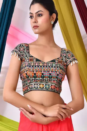 Embroidered Sweeteart Neck Saree Blouse