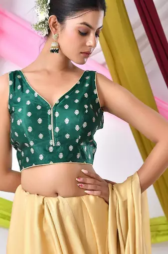 Woven Designed Sleeveless Embossed V Neck Saree Blouse