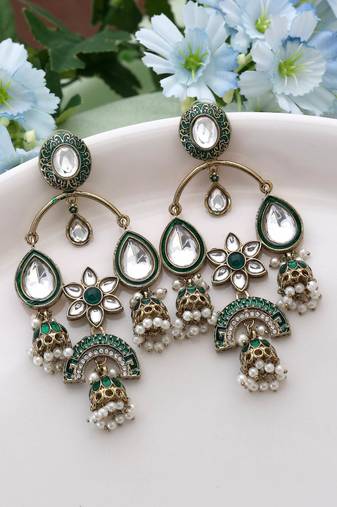 Green color kundan earrings