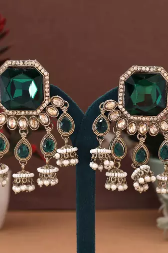 Green color kundan earrings
