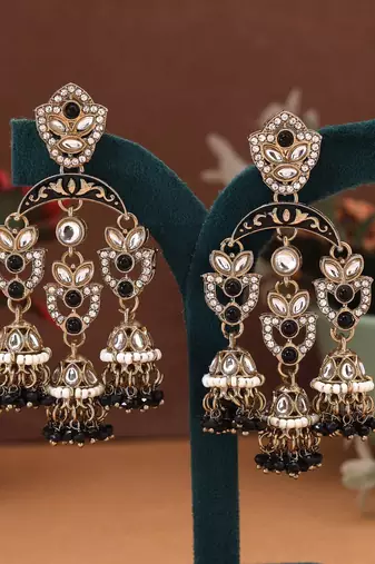 Black color kundan earrings