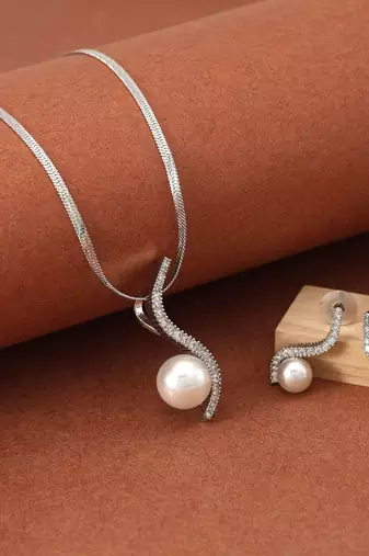 Silver color american diamond necklace set