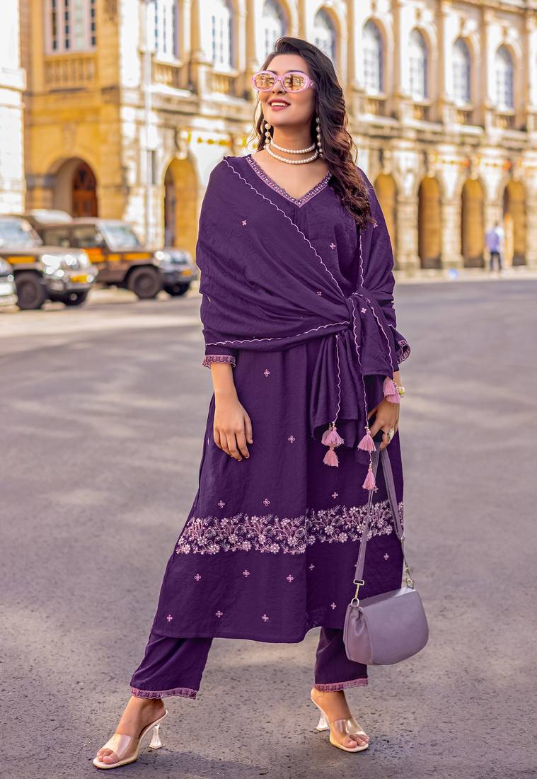 Women Viscos Slub Thread & Hand Work Kurta & Pent With Dupatta