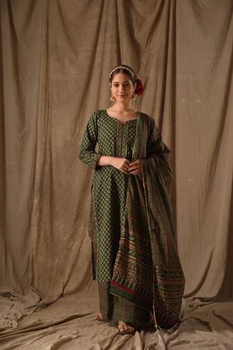Bottle green printed cotton suit set with chevron dupatta
