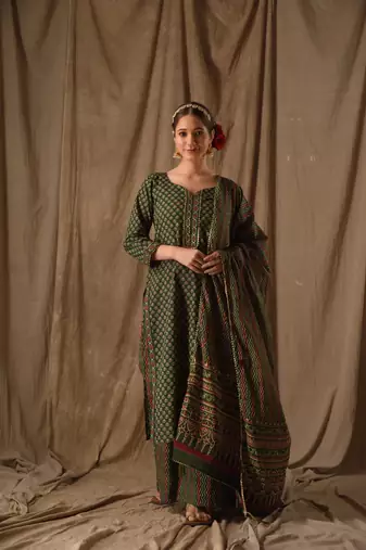 Bottle green printed cotton suit set with chevron dupatta