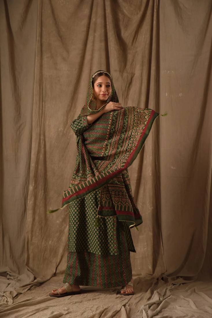 Bottle green printed cotton suit set with chevron dupatta