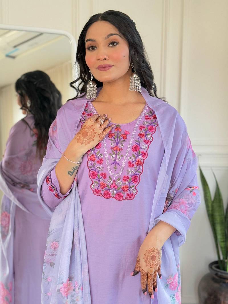 Lavender embroidered tesla suit set with floral organza dupatta