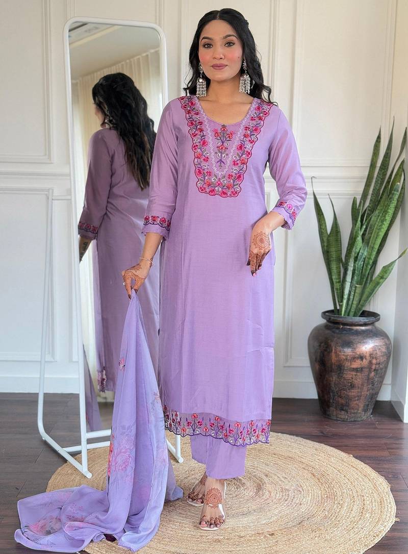 Lavender embroidered tesla suit set with floral organza dupatta