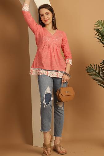 Peach women's pure cotton bandhani printed short top